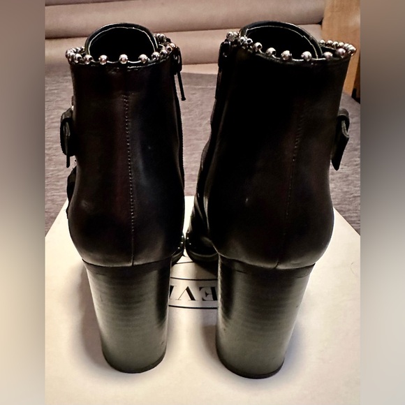 ✨Steve Madden Boots✨ - Picture 6 of 10